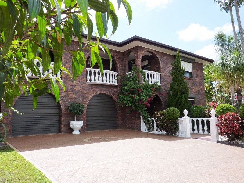 15 Carnoustie St, Macgregor QLD 4109