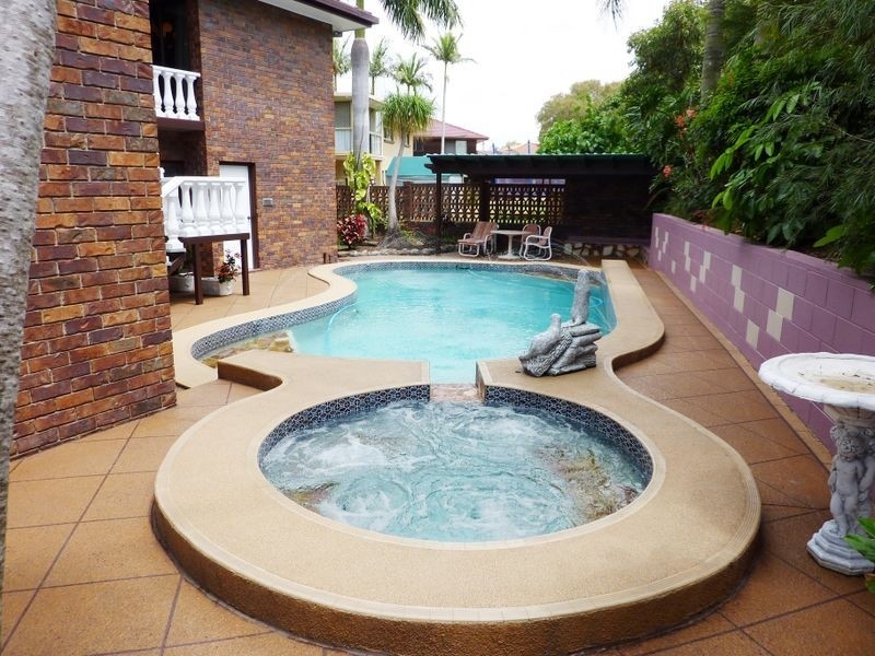 15 Carnoustie St, Macgregor QLD 4109