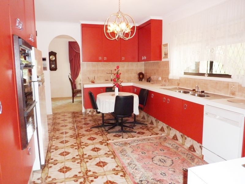 15 Carnoustie St, Macgregor QLD 4109