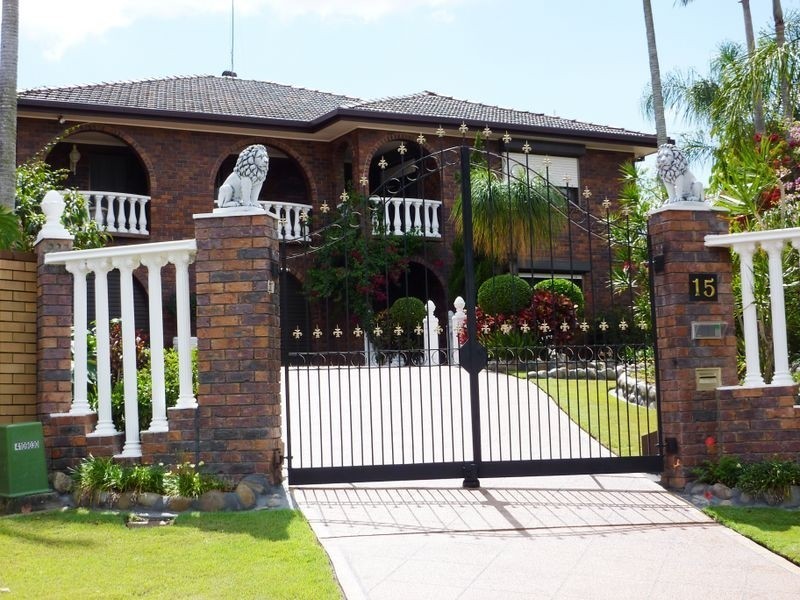 15 Carnoustie St, Macgregor QLD 4109