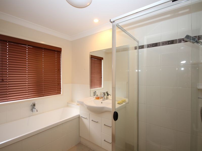 8 Dundee Street, Calamvale QLD 4116