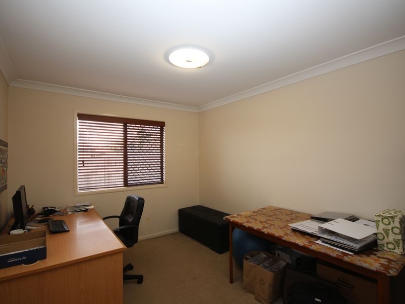 8 Dundee Street, Calamvale QLD 4116