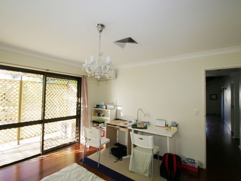 19 Bordeaux Street, Eight Mile Plains QLD 4113