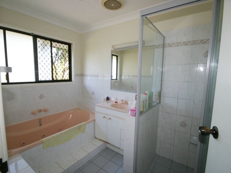 19 Bordeaux Street, Eight Mile Plains QLD 4113