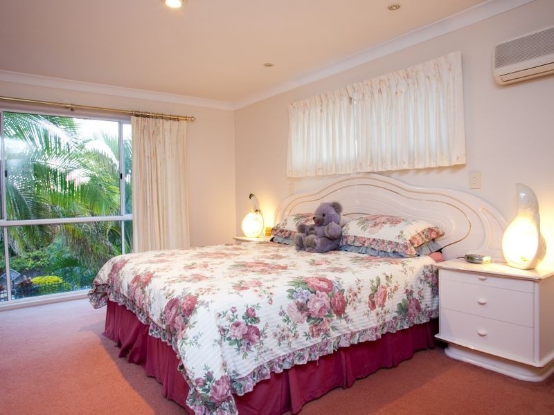 15 Manmarra Cr, Eight Mile Plains QLD 4113