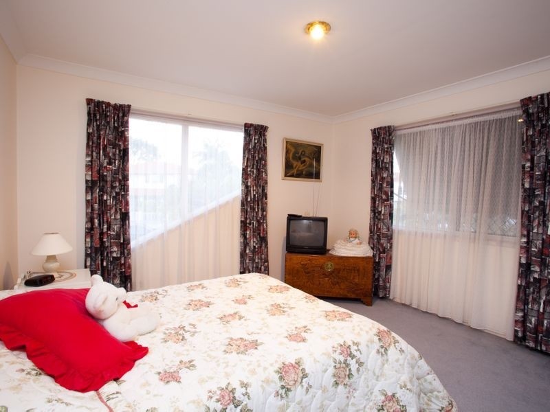 15 Manmarra Cr, Eight Mile Plains QLD 4113