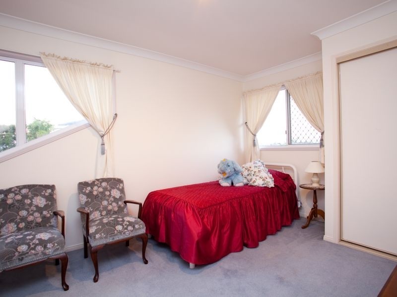 15 Manmarra Cr, Eight Mile Plains QLD 4113