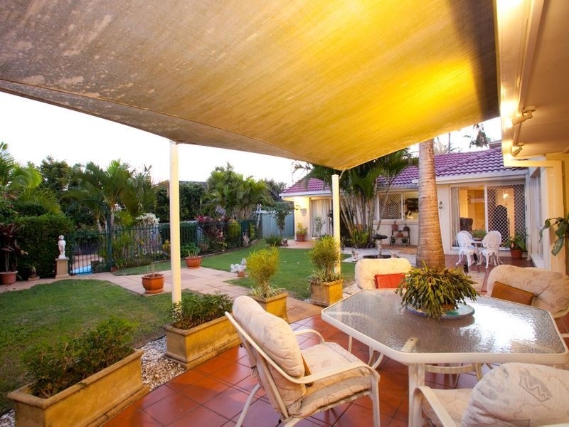 15 Manmarra Cr, Eight Mile Plains QLD 4113