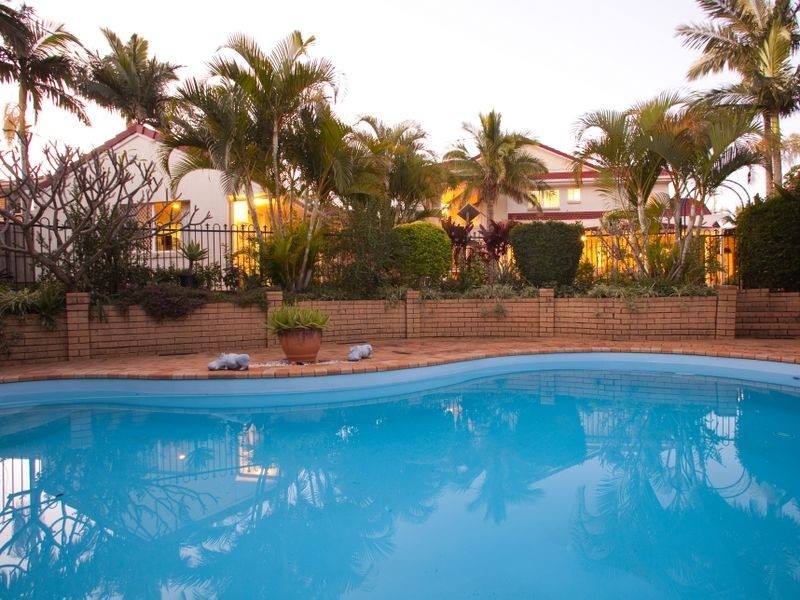 15 Manmarra Cr, Eight Mile Plains QLD 4113