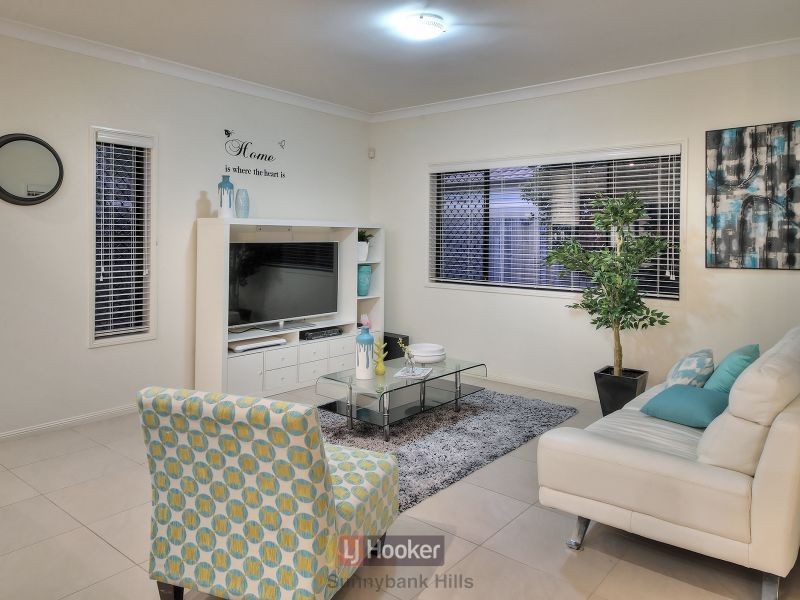 10 Lillydale Place, Calamvale QLD 4116