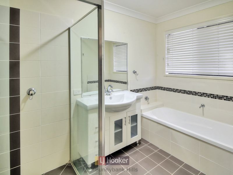 10 Lillydale Place, Calamvale QLD 4116