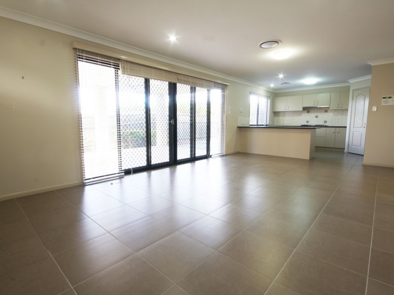 9 Nungatta Court, Parkinson QLD 4115