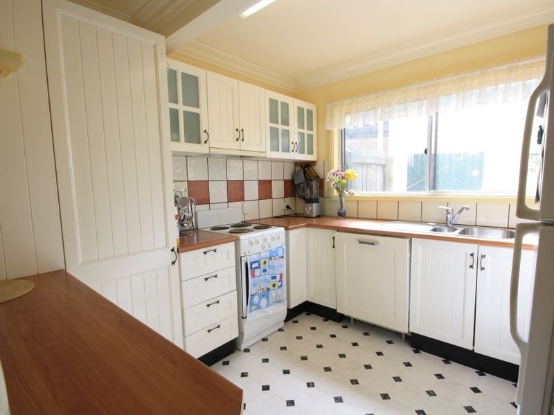 122 Newnham Rd, Mount Gravatt East QLD 4122