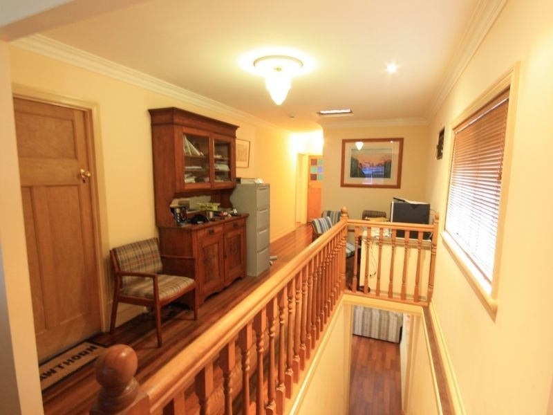 122 Newnham Rd, Mount Gravatt East QLD 4122