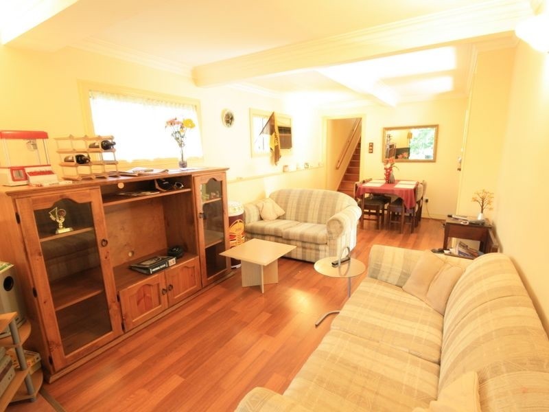 122 Newnham Rd, Mount Gravatt East QLD 4122