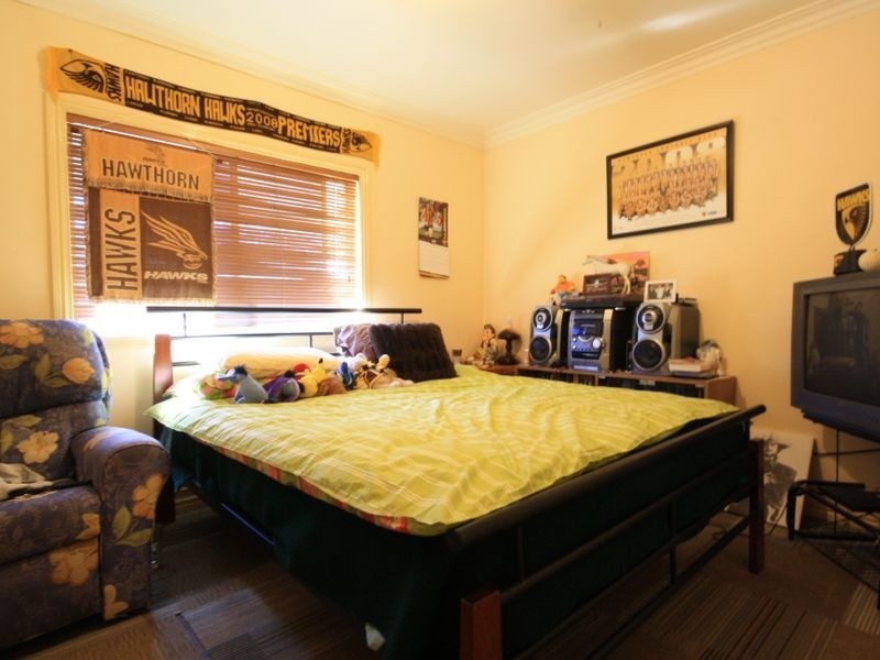 122 Newnham Rd, Mount Gravatt East QLD 4122