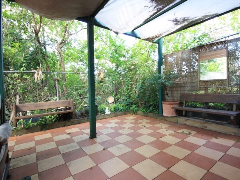 122 Newnham Rd, Mount Gravatt East QLD 4122