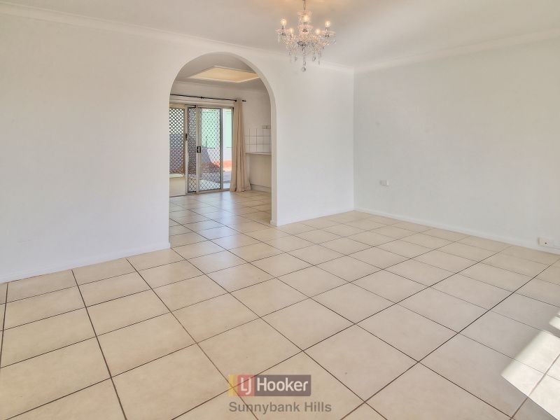 2 Bramwell Street (13 Devonlea S, Eight Mile Plains QLD 4113