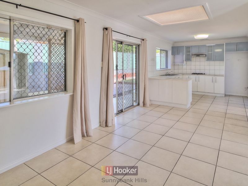 2 Bramwell Street (13 Devonlea S, Eight Mile Plains QLD 4113