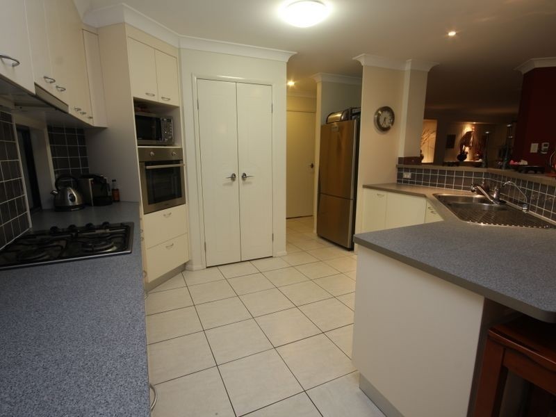 4 Gammon Pl, Parkinson QLD 4115