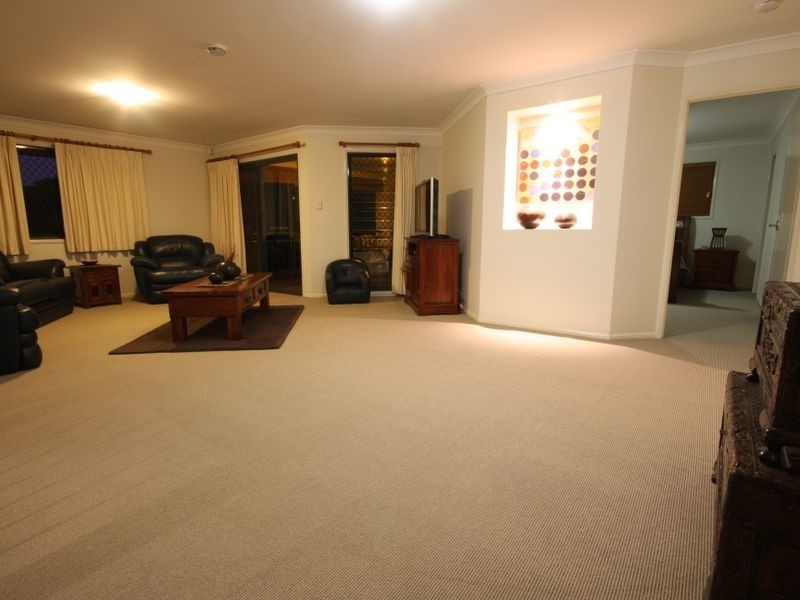 4 Gammon Pl, Parkinson QLD 4115