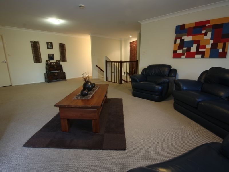 4 Gammon Pl, Parkinson QLD 4115