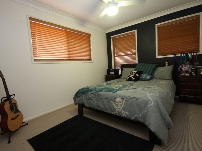 4 Gammon Pl, Parkinson QLD 4115