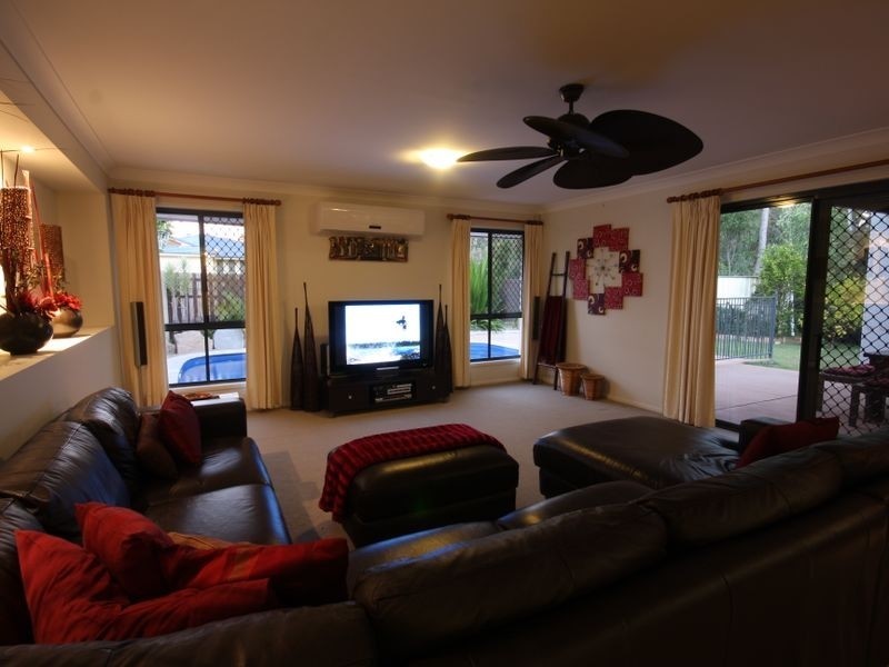 4 Gammon Pl, Parkinson QLD 4115