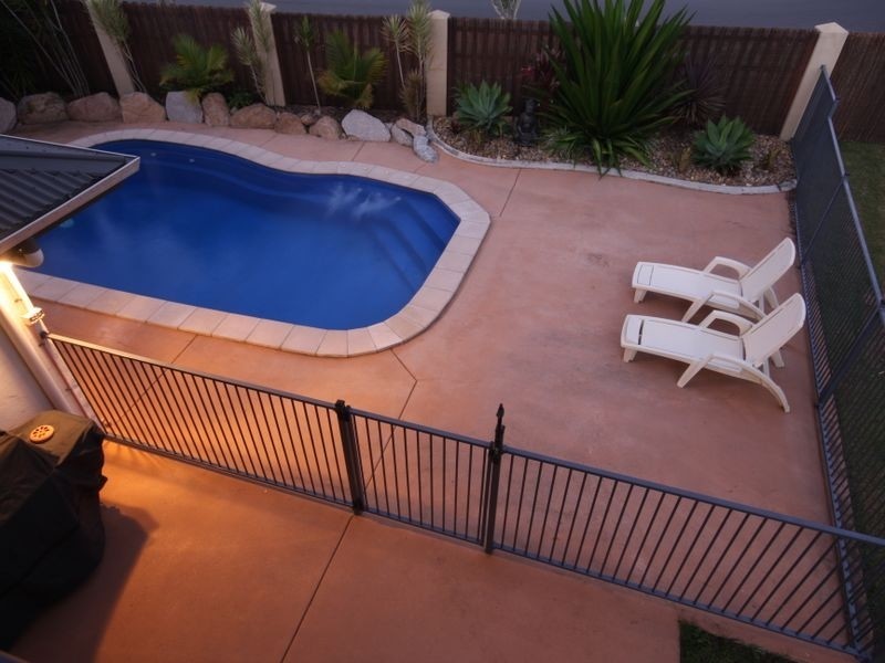 4 Gammon Pl, Parkinson QLD 4115