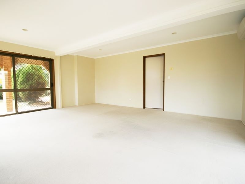 33 Metropole St, Robertson QLD 4109