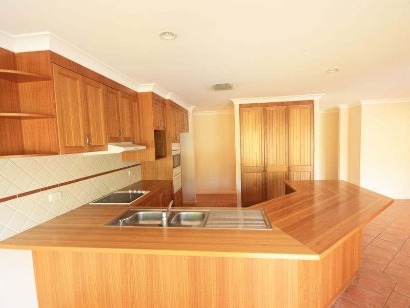 50 Ontario Cresent, Parkinson QLD 4115