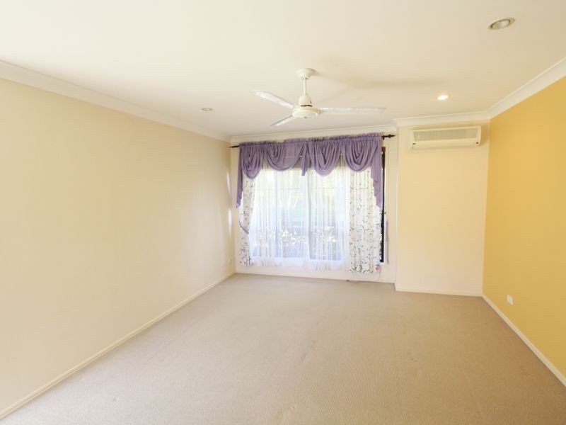 50 Ontario Cresent, Parkinson QLD 4115