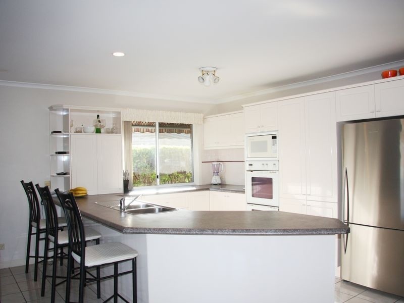 26 Maywood Crescent, Calamvale QLD 4116
