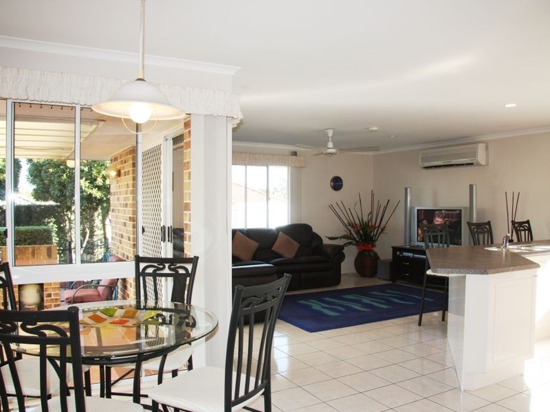 26 Maywood Crescent, Calamvale QLD 4116