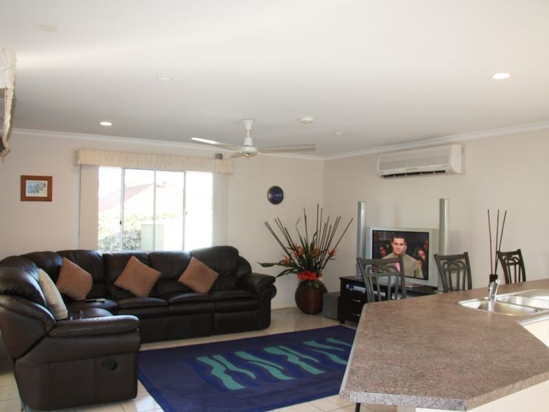 26 Maywood Crescent, Calamvale QLD 4116