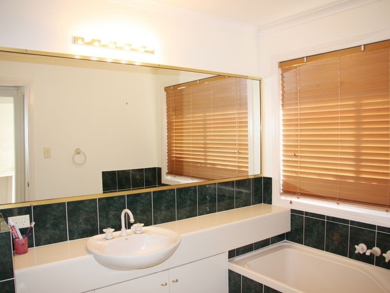 26 Maywood Crescent, Calamvale QLD 4116