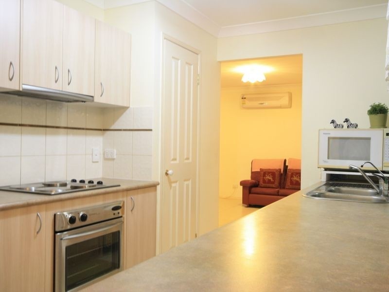 68 Honeysuckle Wy, Calamvale QLD 4116