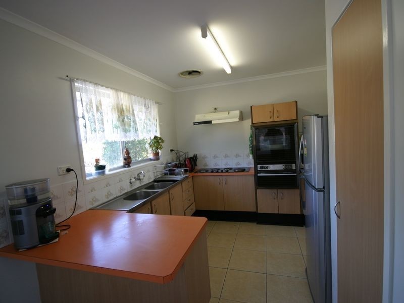 9 Dryade St, Regents Park QLD 4118