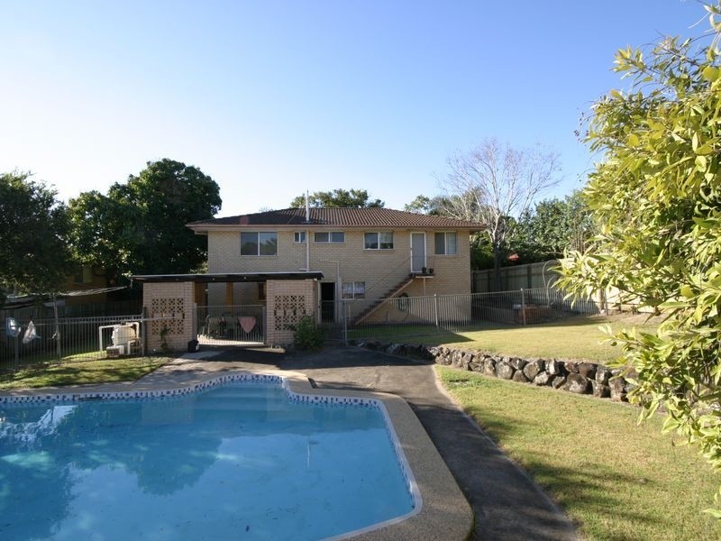 9 Dryade St, Regents Park QLD 4118