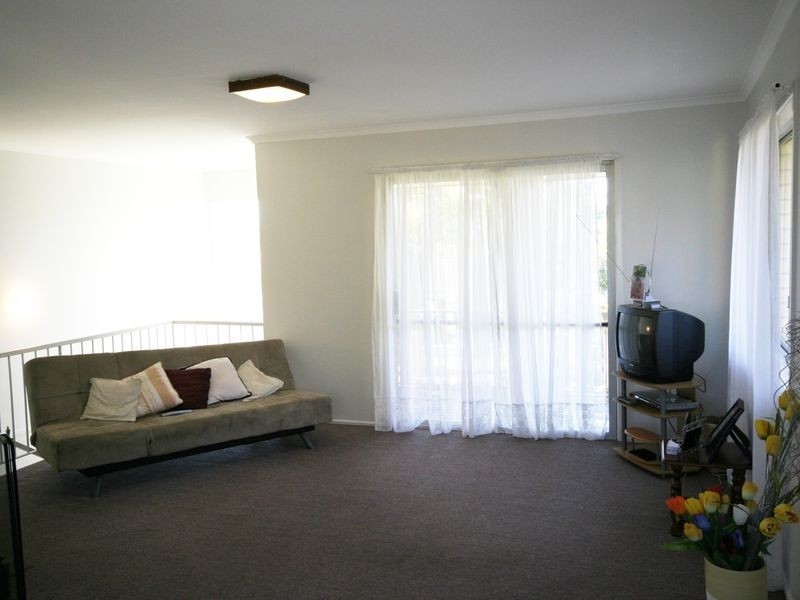 9 Dryade St, Regents Park QLD 4118