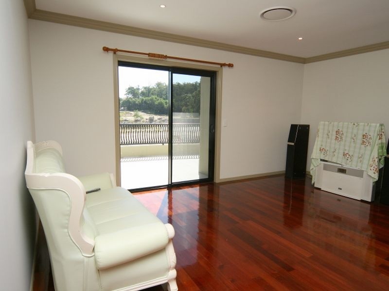 Stretton QLD 4116