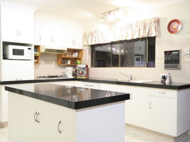 15 Chartreuse Street, Sunnybank Hills QLD 4109