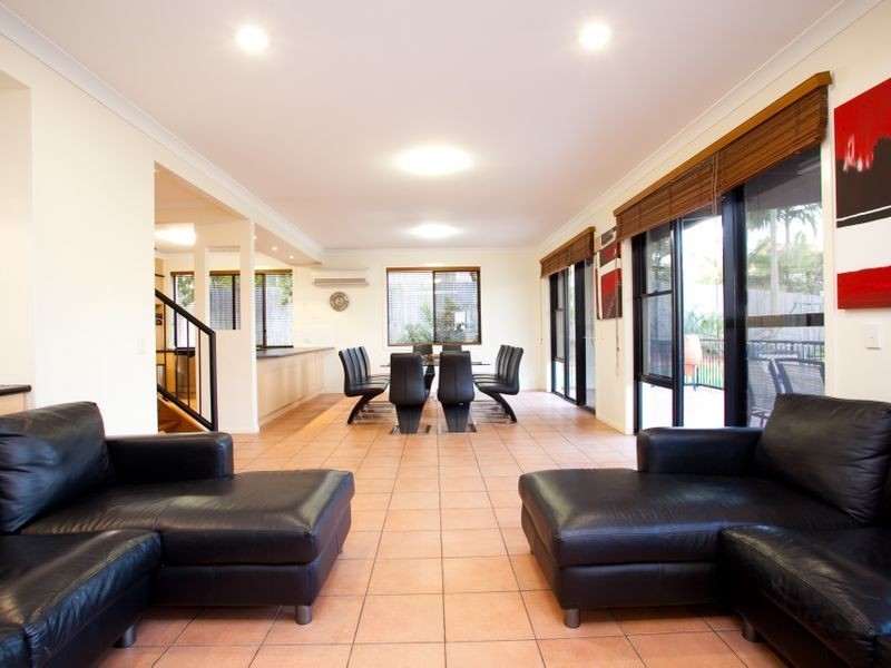 80 Golden Rain Place, Stretton QLD 4116