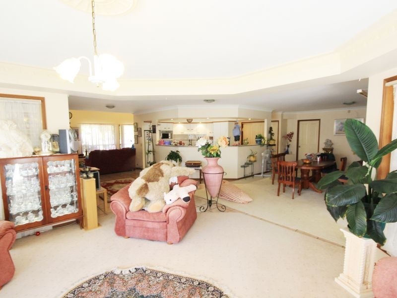 81 Ontario Cr, Parkinson QLD 4115