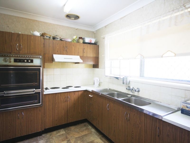 99 Granadilla St, Macgregor QLD 4109