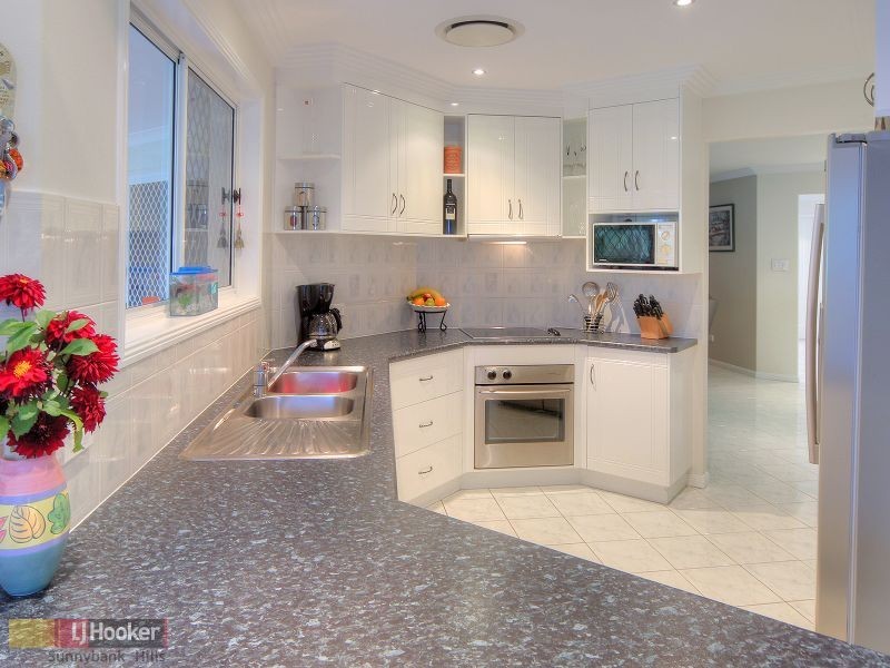 24 Bowood Place, Parkinson QLD 4115