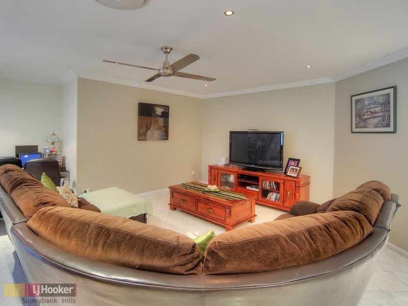 24 Bowood Place, Parkinson QLD 4115