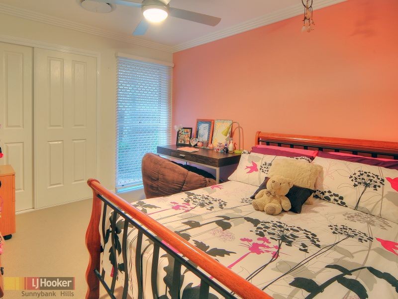 24 Bowood Place, Parkinson QLD 4115