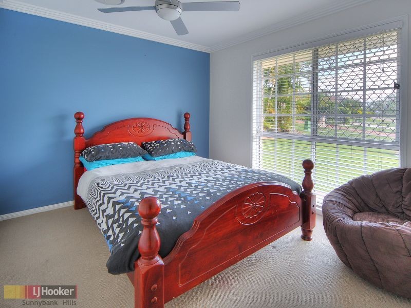 24 Bowood Place, Parkinson QLD 4115