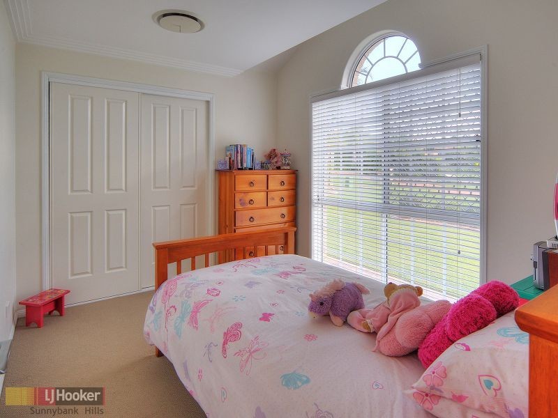 24 Bowood Place, Parkinson QLD 4115